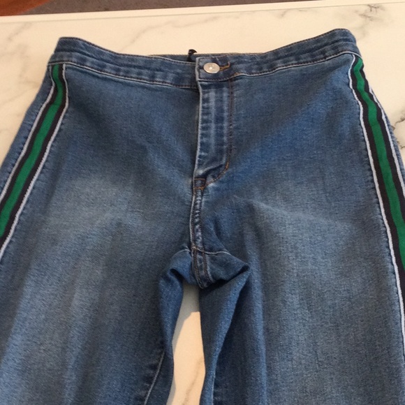 H & M HIGH RISE SKINNY JEANS, size 6. - Picture 4 of 6